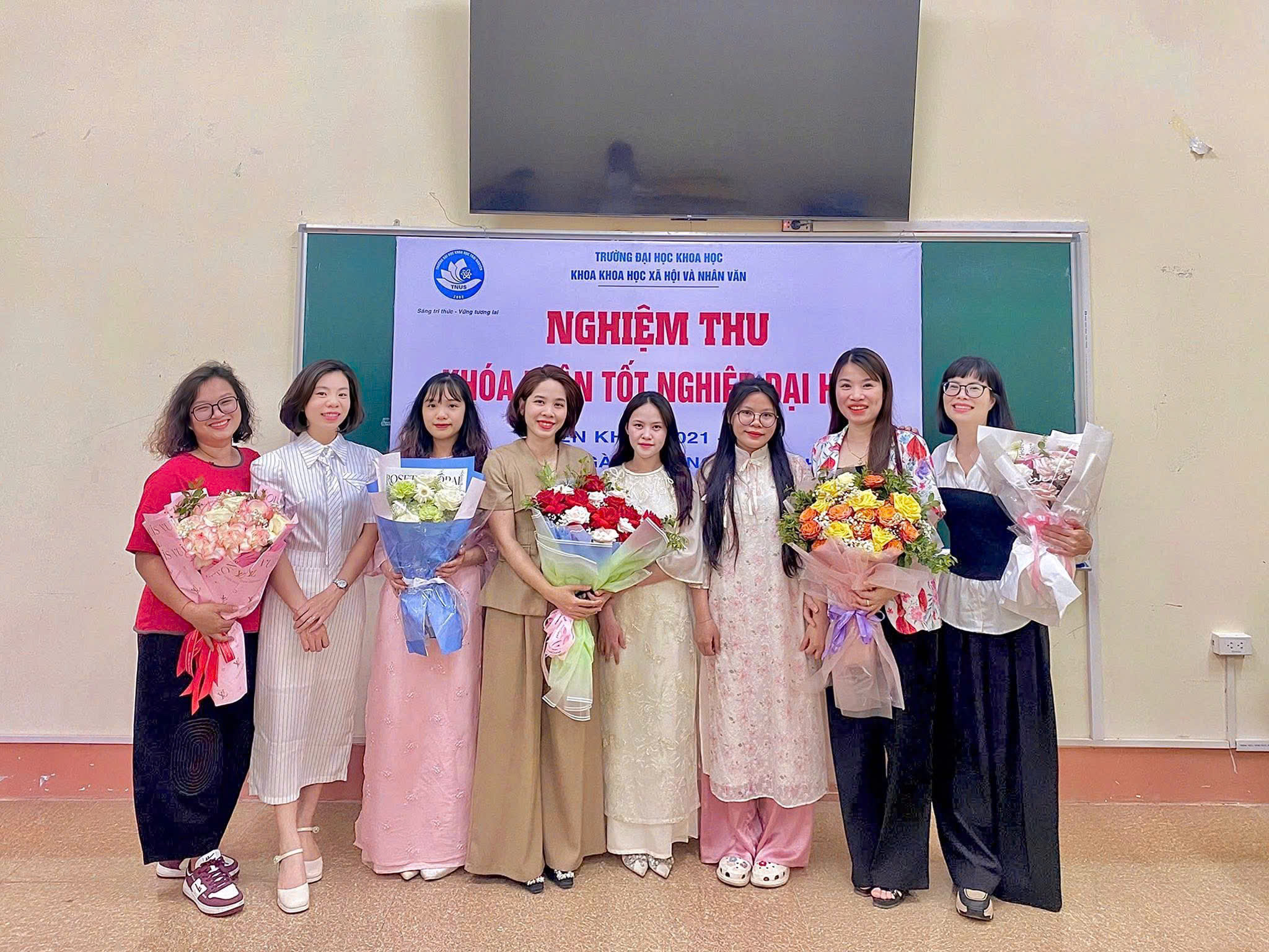 LỄ BẢO VỆ KHÓA LUẬN TỐT NGHIỆP - DẤU ẤN TỰ HÀO CỦA SINH VIÊN NGÀNH CÔNG TÁC XÃ HỘI KHÓA 19