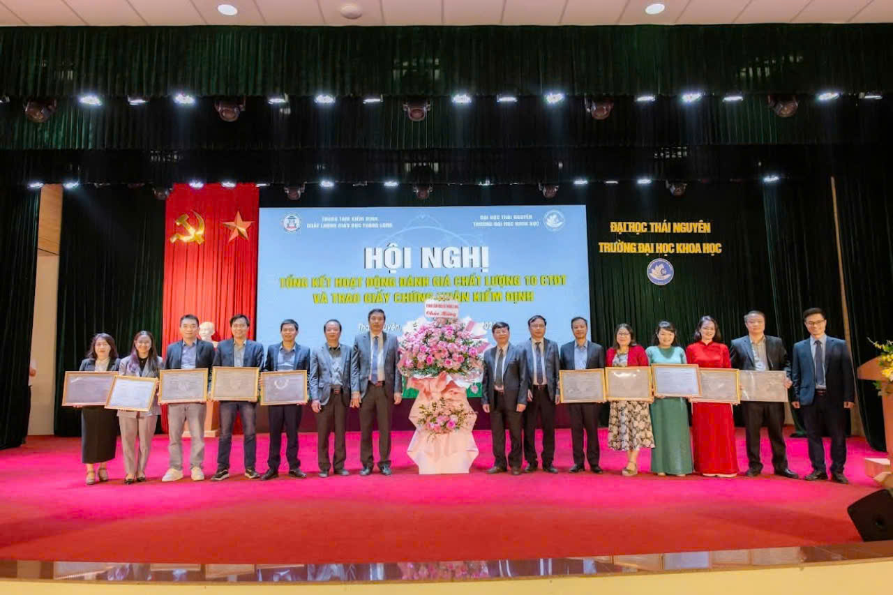 Tầm nhìn mới cho đào tạo nguồn nhân lực khoa học xã hội và nhân văn –